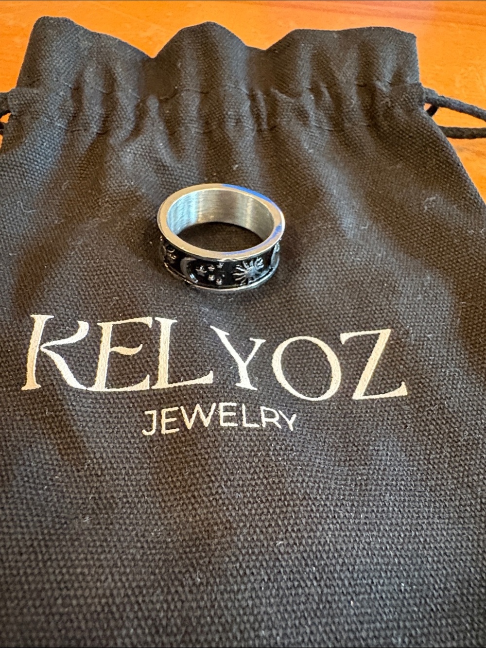 Kelyoz Jewelry Black and Silver -ESO Luna ring
